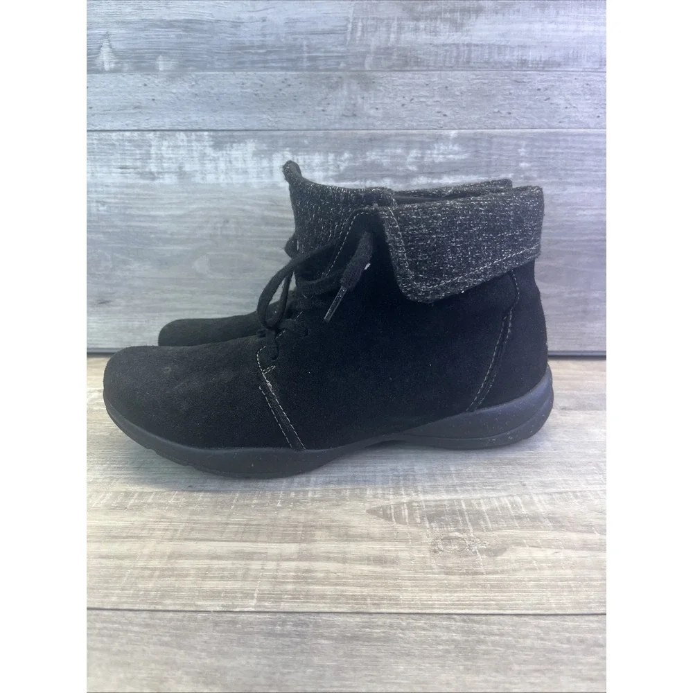 Clarks Womens 9 Roseville Lace Up Ankle Boot Black Suede Comfort